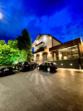 Sunny Corner Apartments